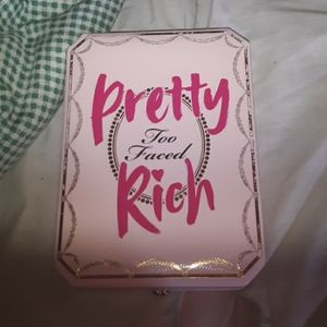 Too faced pretty rich eyeshadow pallete